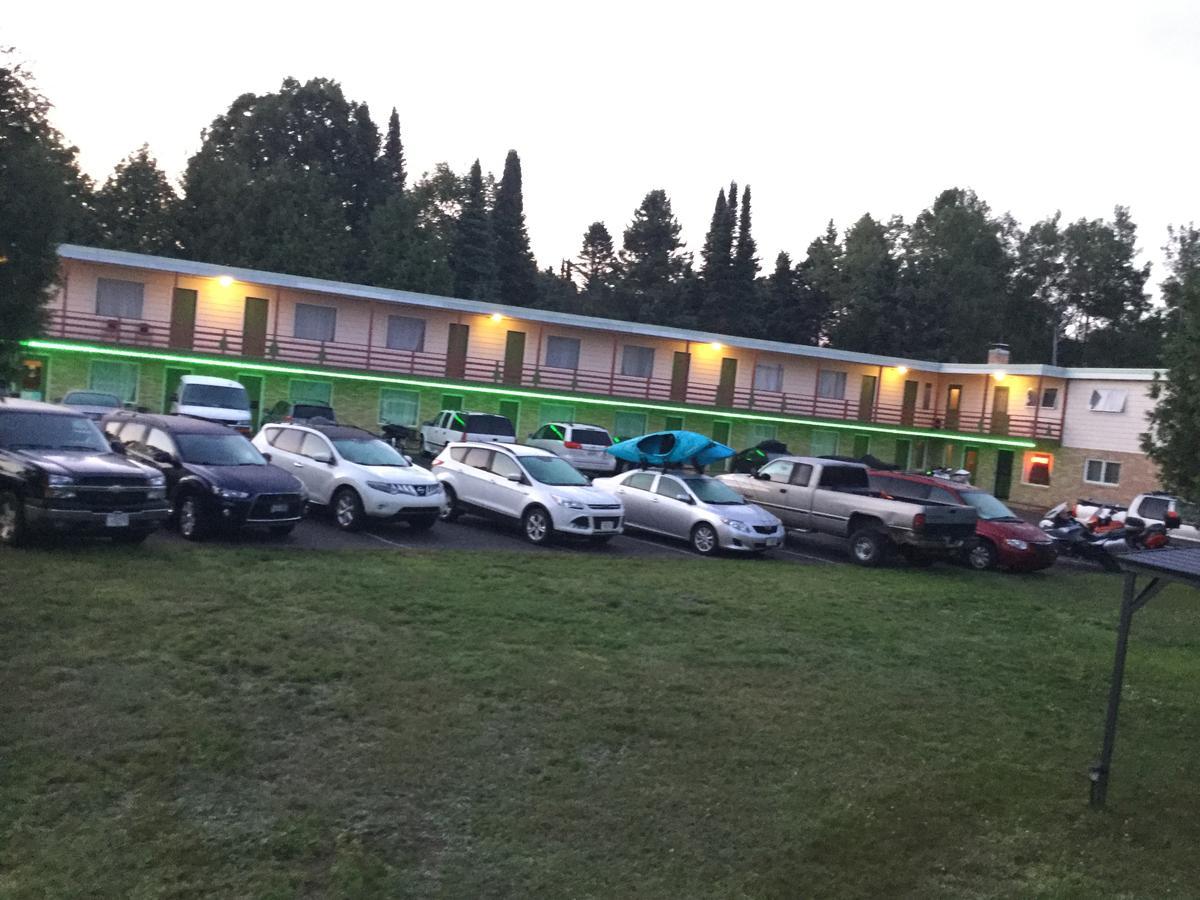 Cedars Motel Айронвуд Экстерьер фото