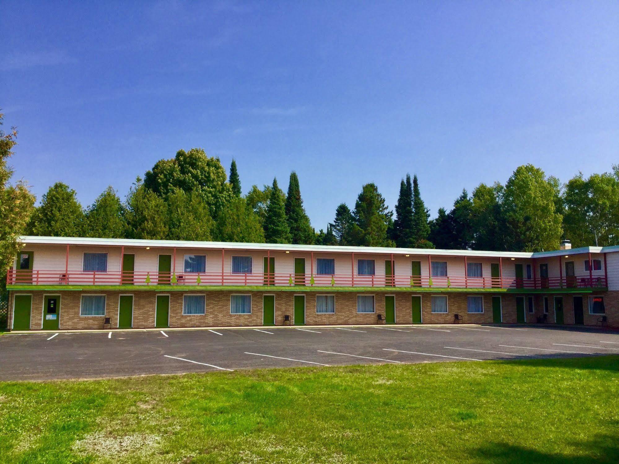 Cedars Motel Айронвуд Экстерьер фото
