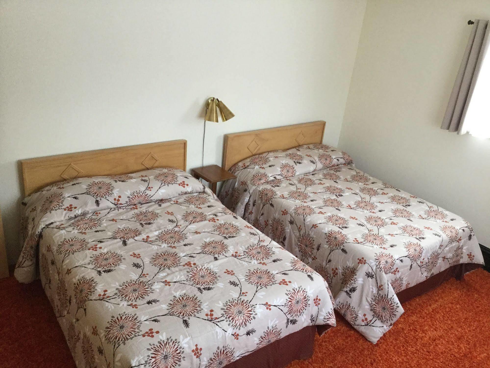 Cedars Motel Айронвуд Экстерьер фото