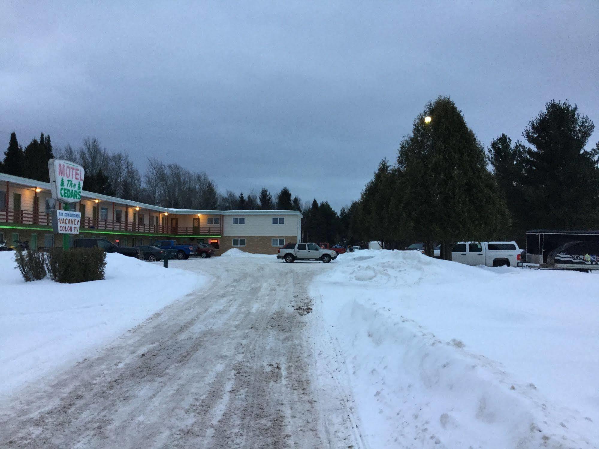 Cedars Motel Айронвуд Экстерьер фото